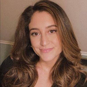 Meet your Posher, Kayla!